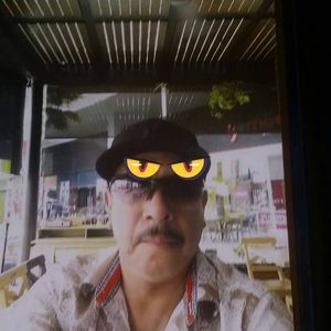 Meet your Posher, Efren